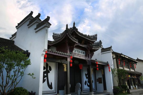 深圳“超充站”数量今年有望超加油站